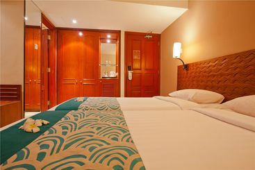 هتل White Rose Kuta Resort  Villas & Spa