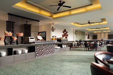 هتل White Rose Kuta Resort  Villas & Spa