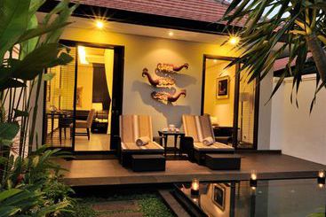 هتل White Rose Kuta Resort  Villas & Spa
