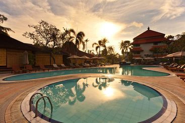 هتل White Rose Kuta Resort  Villas & Spa