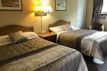 هتل Coastal Inn   Kingfisher