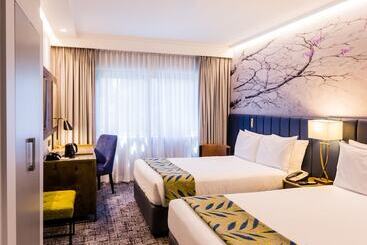 Отель Garden Court Hatfield