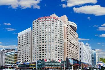 هتل Vienna International