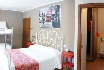 پانسیون Alexander Rooms