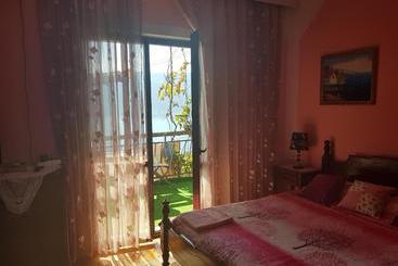 پانسیون Guest House Cinderella
