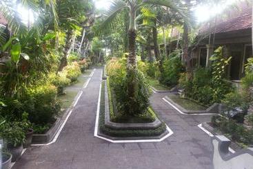 استراحتگاه Dewa Bharata Bungalows Candidasa