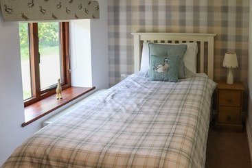 Beautiful, Spacious Cottage Offering Views Of The River Nar