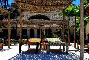 تختخواب و صبحانه Sunrise Lodge Zanzibar