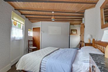 Quaint Cottage In Hastings With Garden