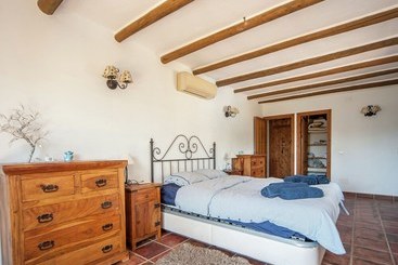Spacious Cottage With Private Pool And Beautiful Views Of Mountains And Sea
