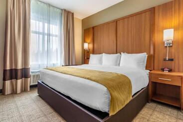 هتل Comfort Inn & Suites Lakewood By Jblm