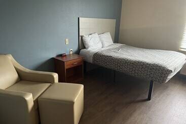 هتل Woodspring Suites St Louis St Charles