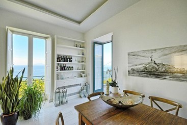 Luxury Apartment With Amazing Sea View