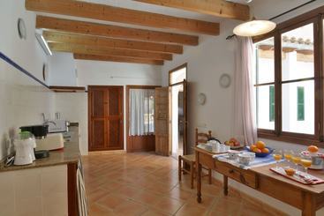 Mallorca Town House With Pool Beaches 20 Mints