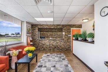 مُتل Econo Lodge Neenah