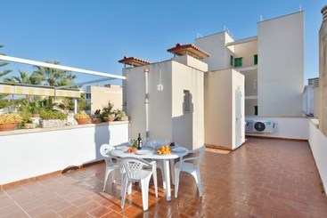 Townhouse 200mts From Sea/beach