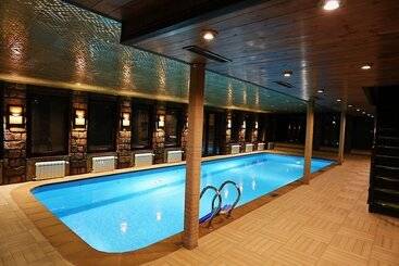 هتل Banniy Klub Shangri La