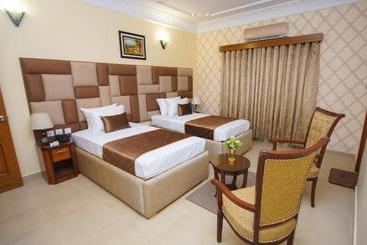 هتل World Inn By Wi