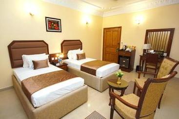 هتل World Inn By Wi