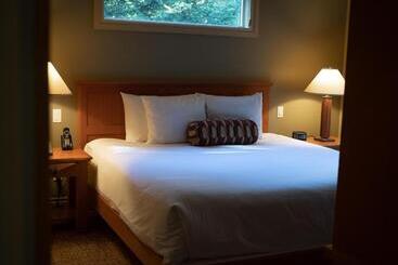 Отель Long Beach Lodge Resort