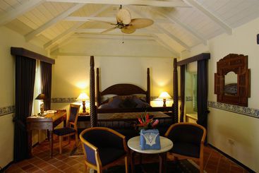 هتل Kura Hulanda Village & Spa