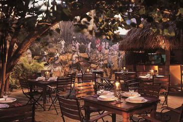هتل Kura Hulanda Village & Spa
