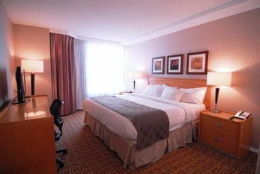 هتل Landis  And Suites