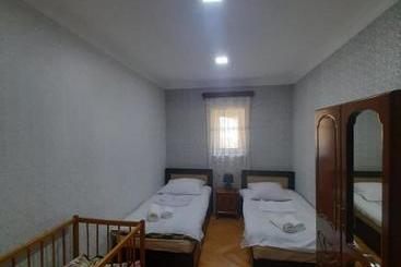 민박 Elegaya Guest House