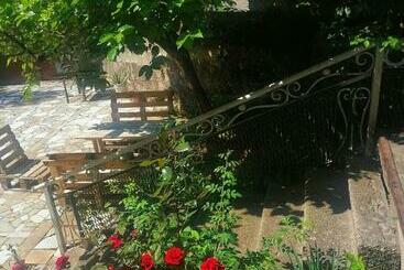 민박 Elegaya Guest House