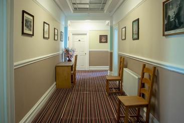 تختخواب و صبحانه The Shakespeare Deluxe Hotel And Caribbean Restaurant Halifax