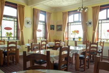 تختخواب و صبحانه The Shakespeare Deluxe Hotel And Caribbean Restaurant Halifax