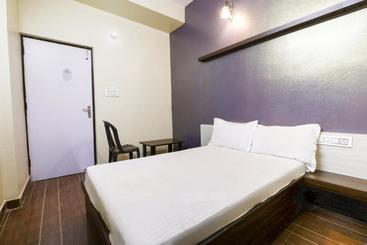 Otel Spot On 74086 Hote Sri Sai Durga Lodge Hyderabad