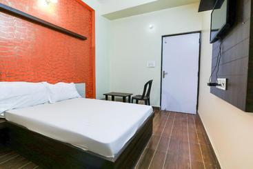 Otel Spot On 74086 Hote Sri Sai Durga Lodge Hyderabad