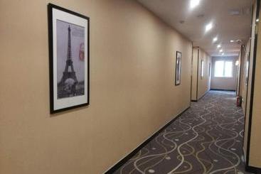 هتل 7 Days Premium Nanjing Southeast China University Gulou Hospital