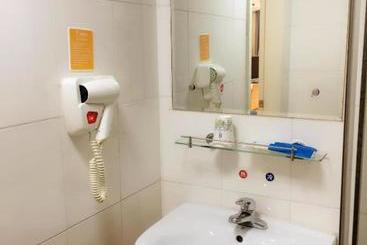 هتل 7days Inn Foshan Nanhai Haisan West Road Qiangui Square