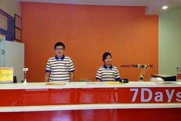 هتل 7days Inn Ji`nan Railway Station Jingyi Road 4th