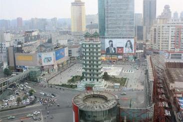 هتل 7 Days Inn Zhengzhou Erqi Square Metro Station Branch