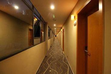 هتل 7days Premium Zhuzhou Yangtze River Road Central Hospital