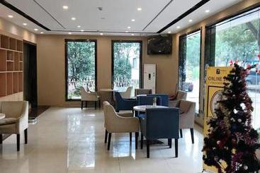 هتل 7days Premium Zhuzhou Yangtze River Road Central Hospital