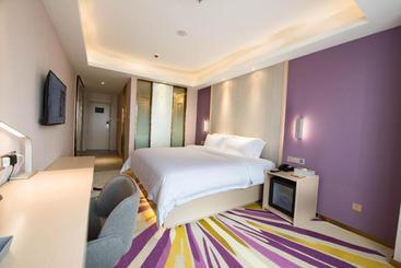 Lavande Hotel Luzhou Bbq New World