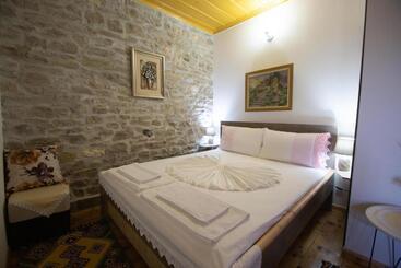 پانسیون The Mosaic House   Shtepia Me Mozaik