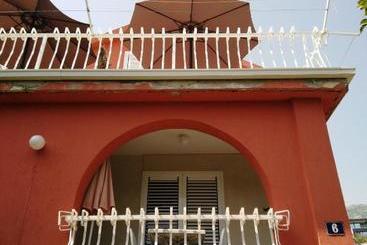 پانسیون Bajto House