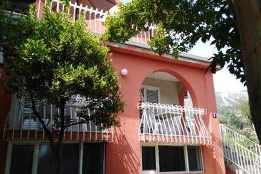 پانسیون Bajto House