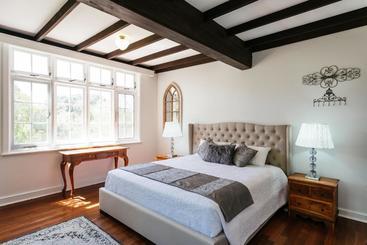 تختخواب و صبحانه Elliot House