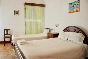 تختخواب و صبحانه Residencial Tarouca