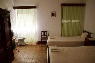 تختخواب و صبحانه Residencial Tarouca