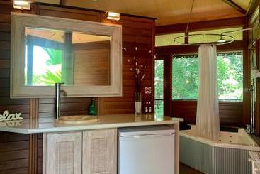 تختخواب و صبحانه Cairns Rainforest Retreat