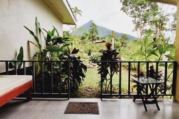هتل Yellow Tree Suites