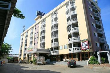 Phakawan Apartment