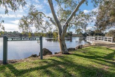 Ascot On Swan Bed & Breakfast